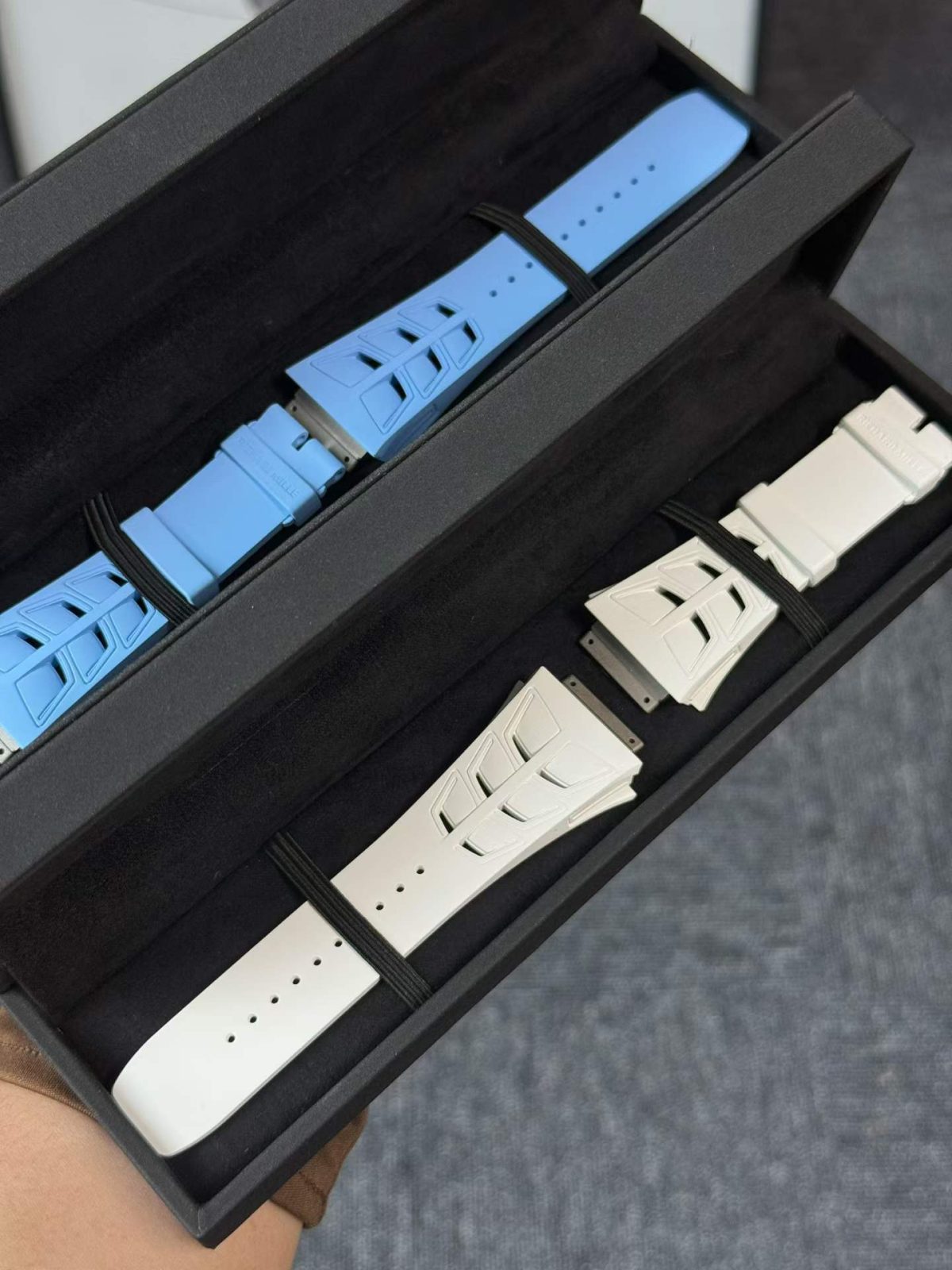 RM35-03 original strap.