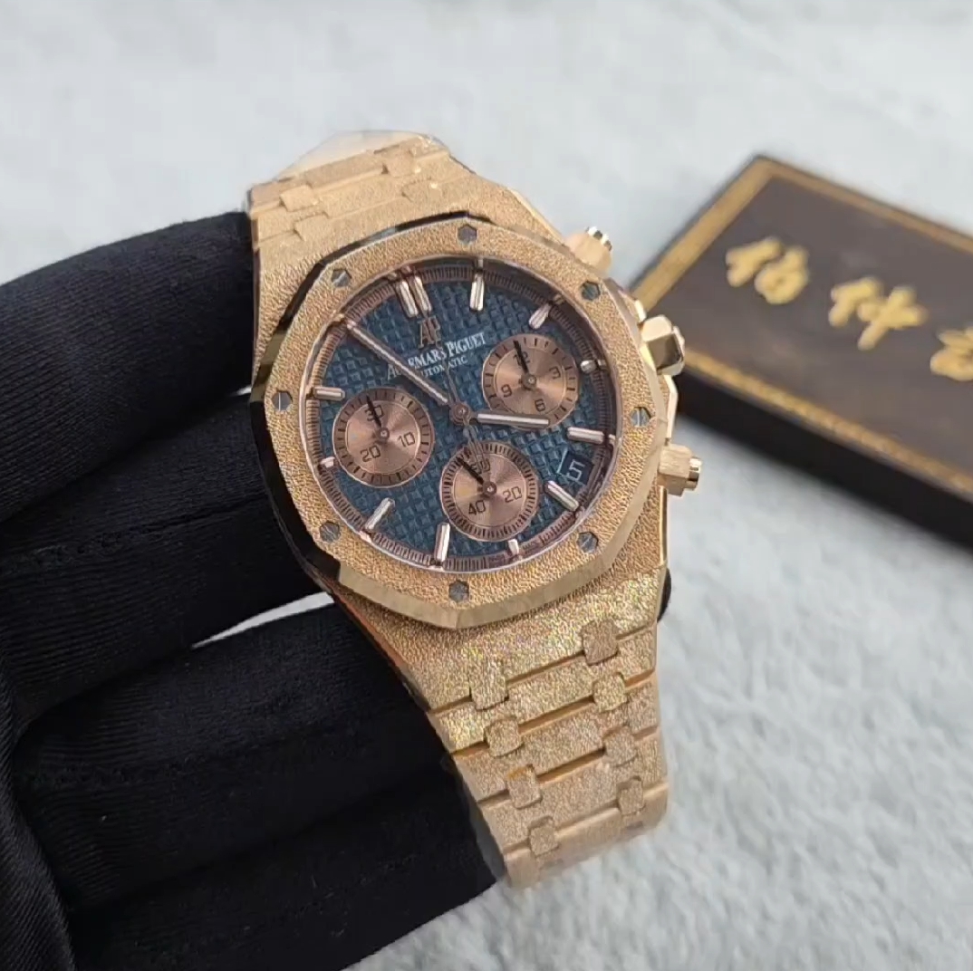 【Video Reviews】-Modified Audemars Piguet Royal Oak 26239OR –Frosted Gold /Florentine Hammering